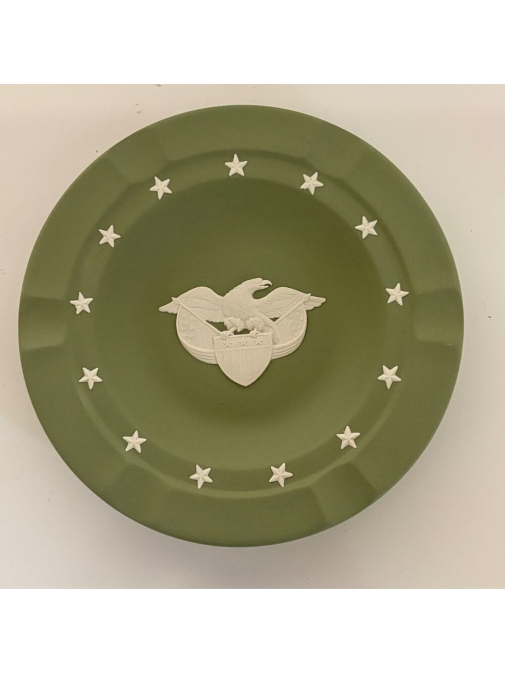 Wedgwood Green Jasperware Ashtray Eagle Stars England 7 Inch Dish Vintage